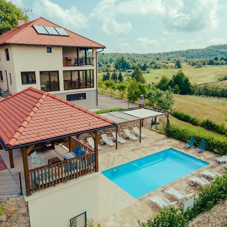 Jankovi Dvori Otel Rakovica Dış mekan fotoğraf