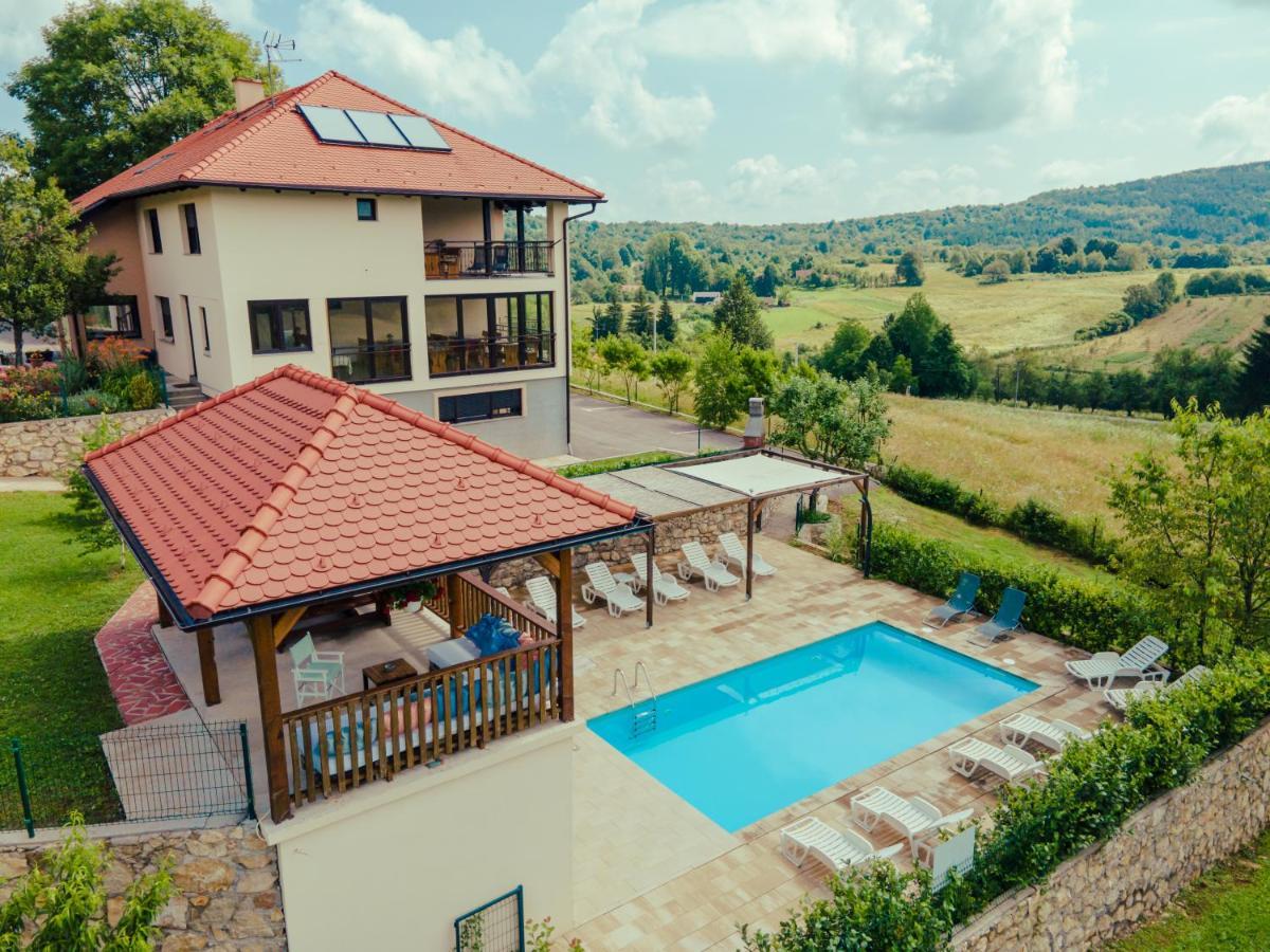 Jankovi Dvori Otel Rakovica Dış mekan fotoğraf